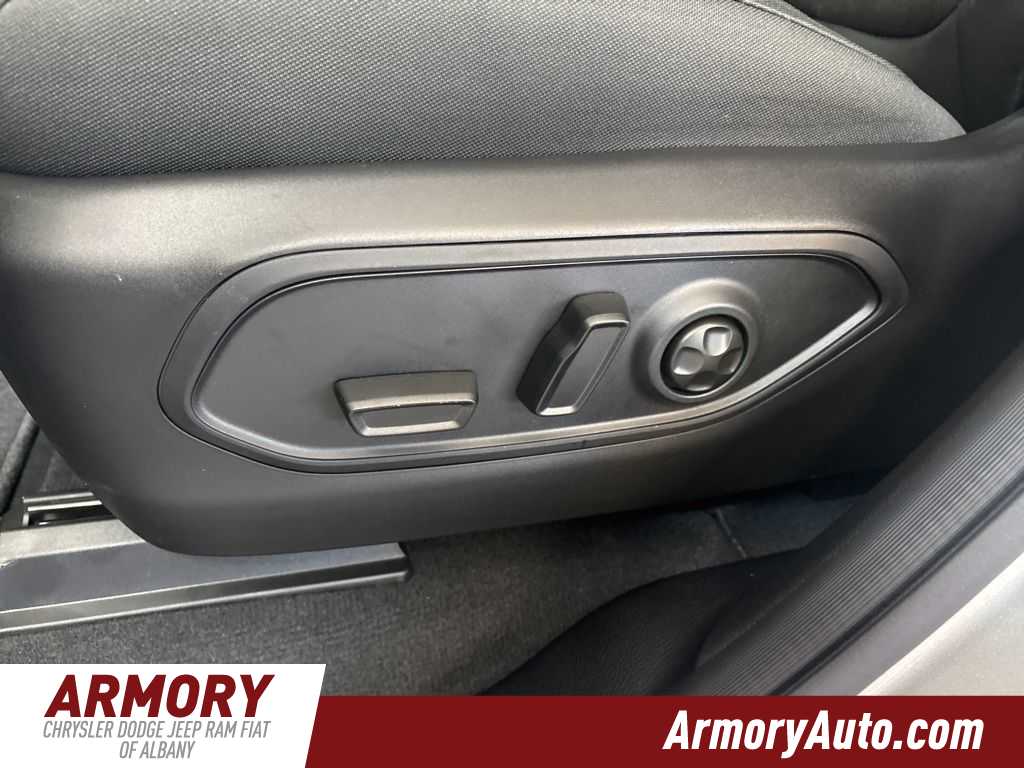 Thumbnail: 2026 Jeep Grand Cherokee - 13