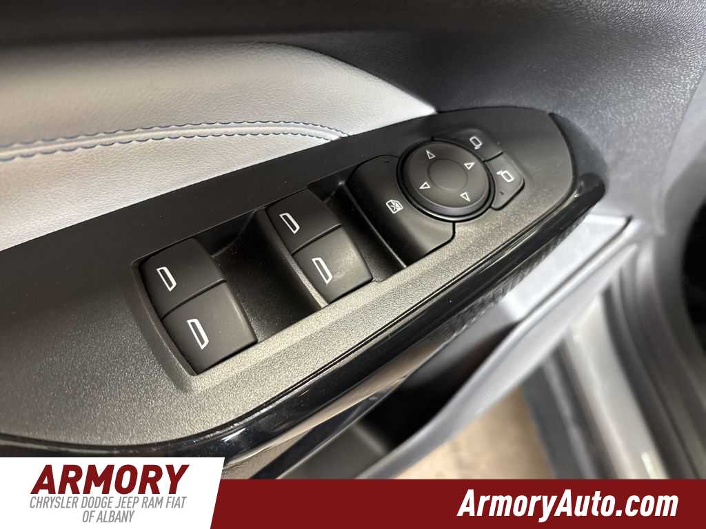 Thumbnail: 2025 Chevrolet Trax - 8