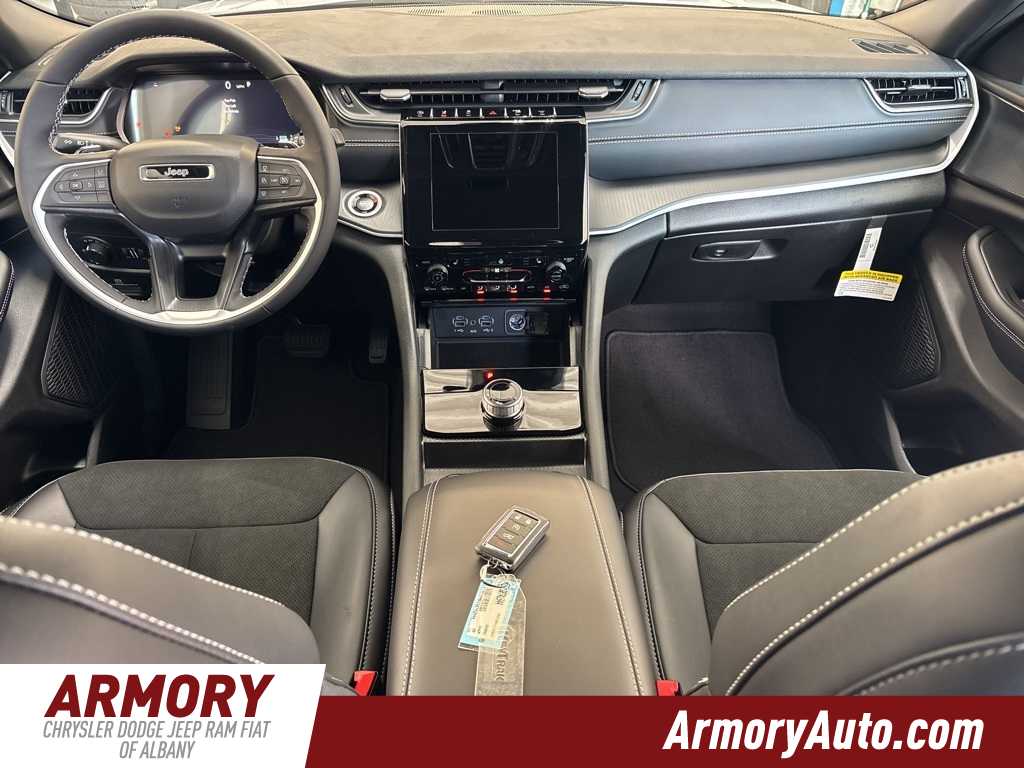 Thumbnail: 2025 Jeep Grand Cherokee - 30