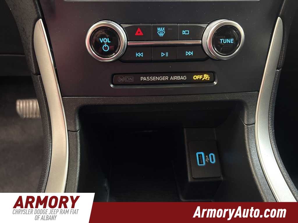 Thumbnail: 2023 Ford Edge - 17