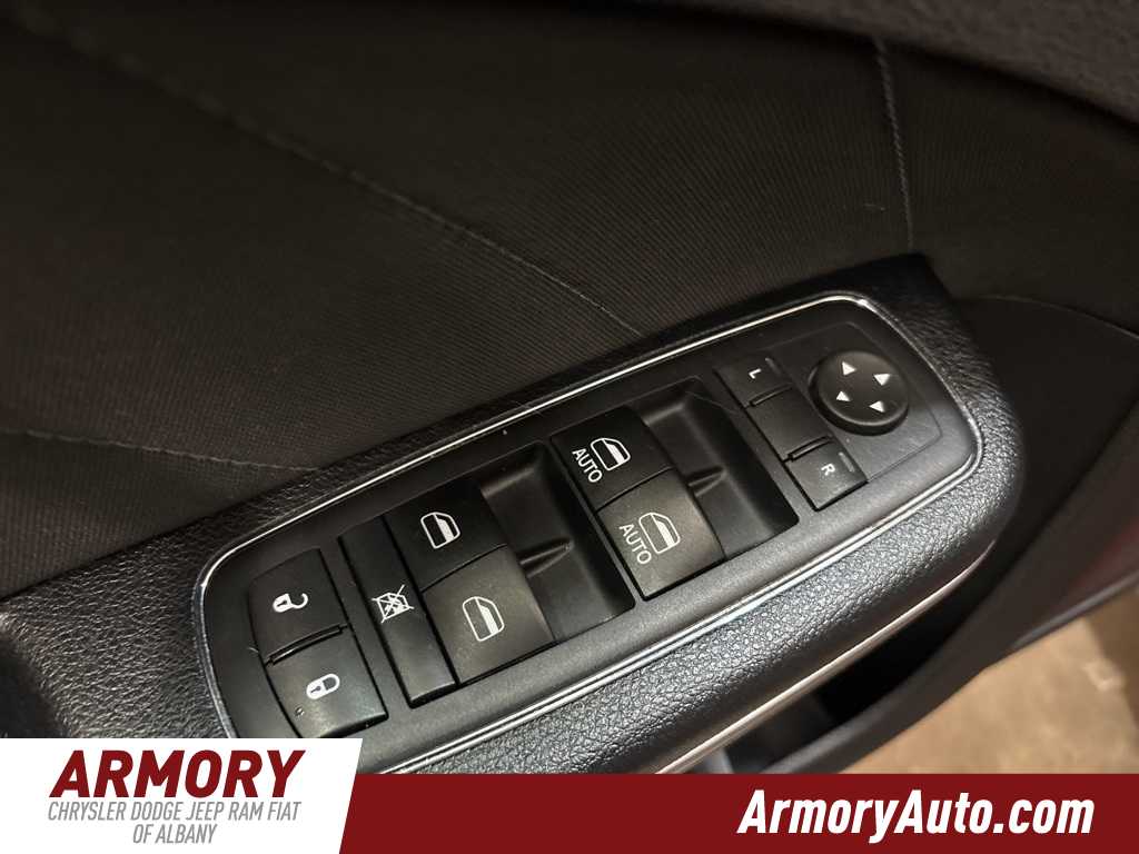 Thumbnail: 2017 Dodge Charger - 8