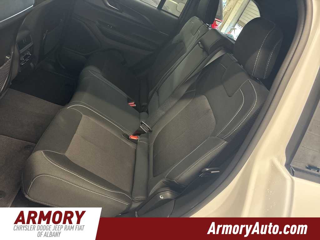 Thumbnail: 2025 Jeep Grand Cherokee - 26