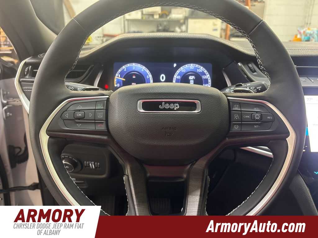 Thumbnail: 2026 Jeep Grand Cherokee - 14