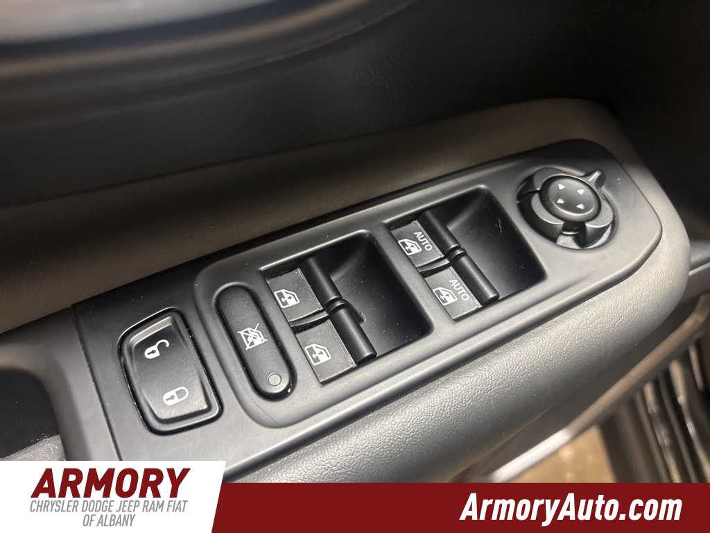 Thumbnail: 2023 Jeep Renegade - 8