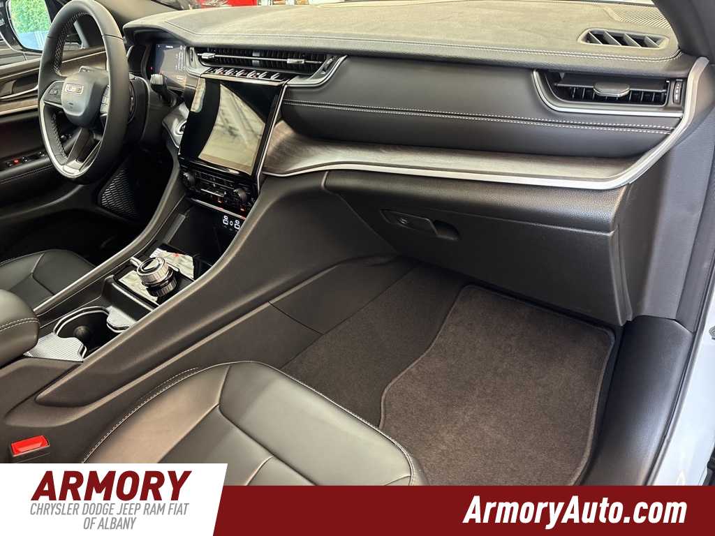 Thumbnail: 2025 Jeep Grand Cherokee - 40