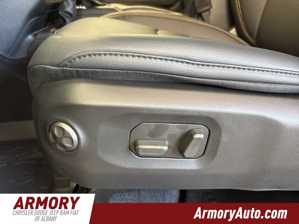 Thumbnail: 2025 Jeep Wrangler - 13