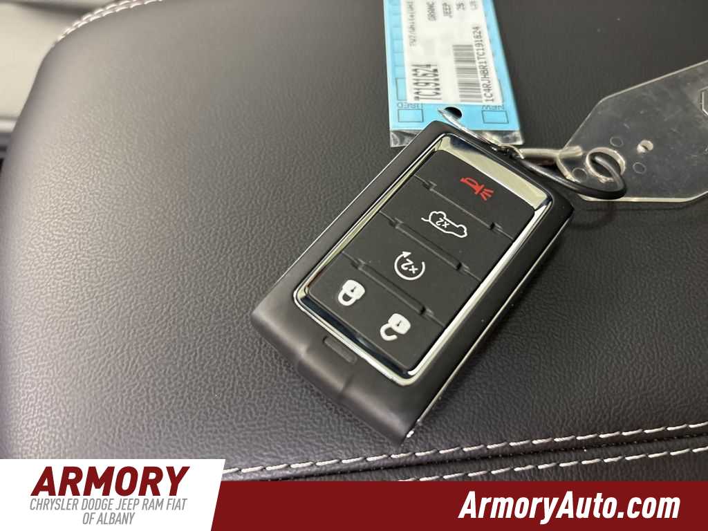 Thumbnail: 2026 Jeep Grand Cherokee - 26