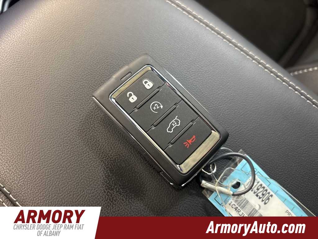 Thumbnail: 2026 Jeep Grand Cherokee - 22