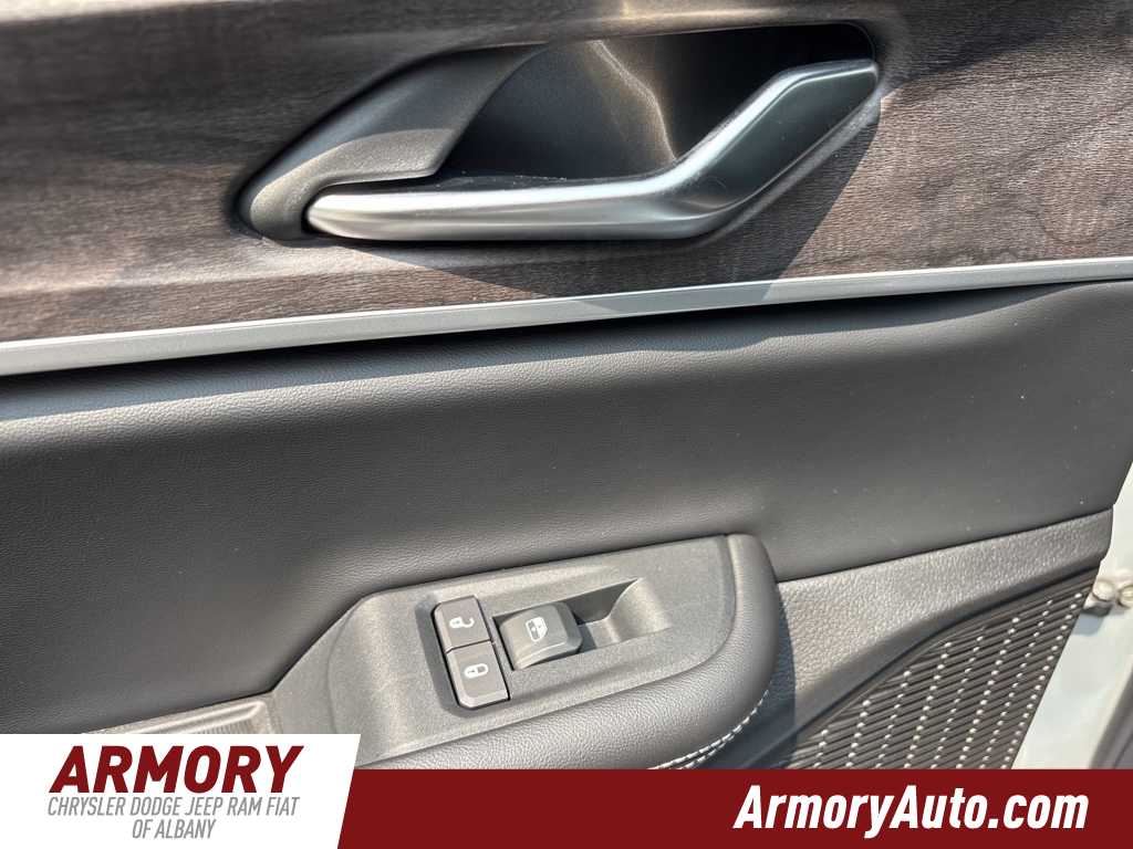 Thumbnail: 2025 Jeep Grand Cherokee - 19