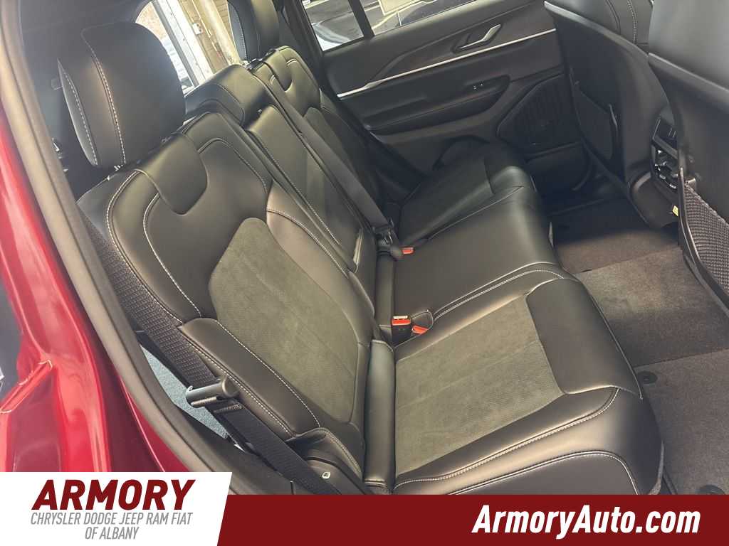 Thumbnail: 2026 Jeep Grand Cherokee - 34