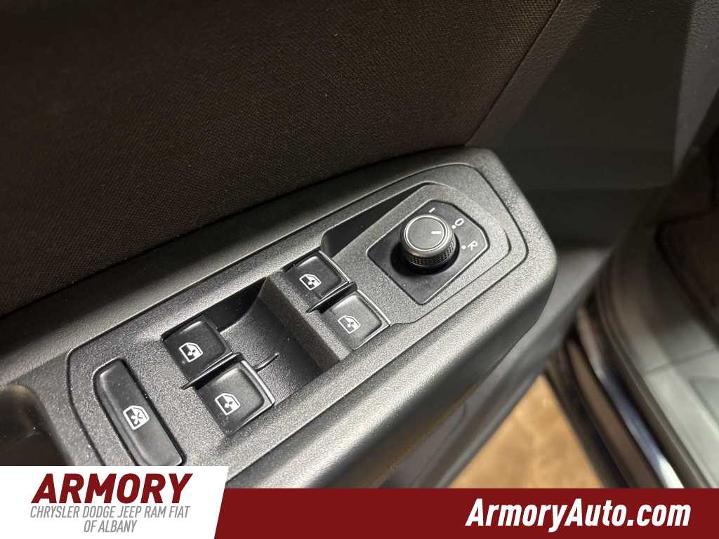 Thumbnail: 2018 Volkswagen Atlas - 9