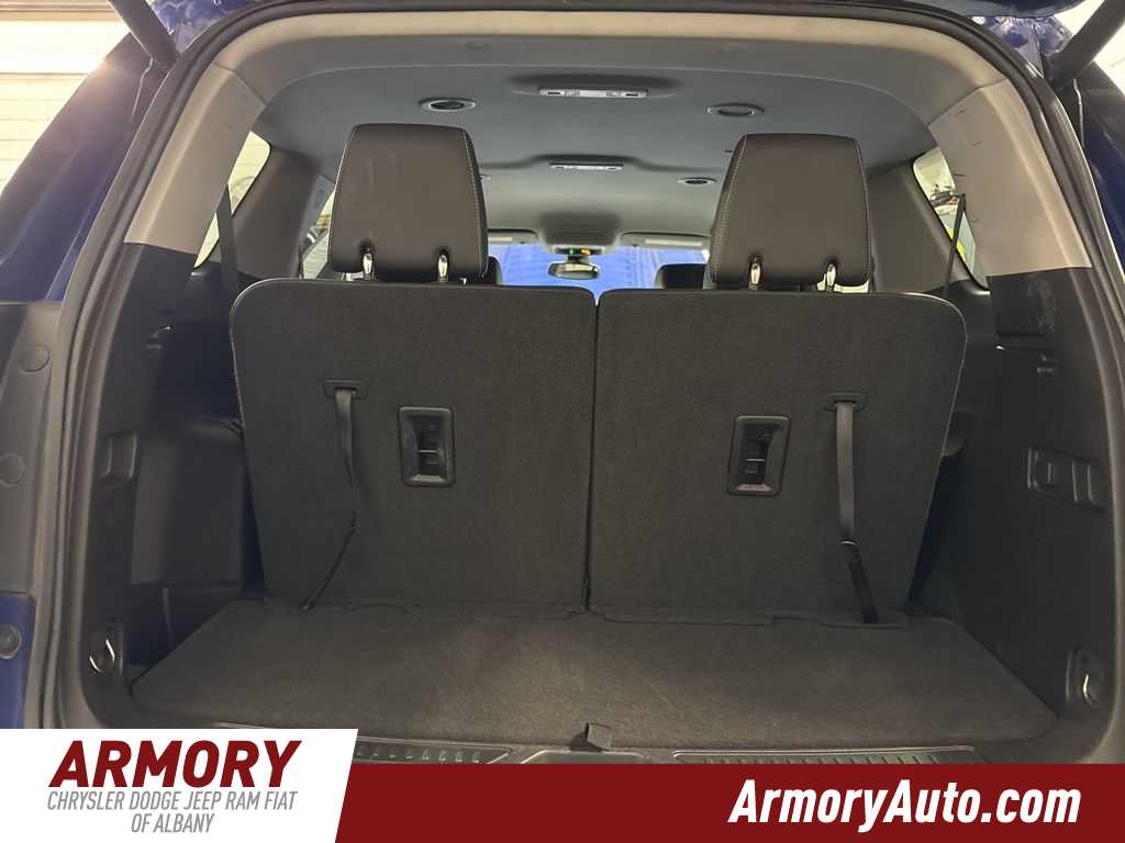 Thumbnail: 2023 GMC Acadia - 31