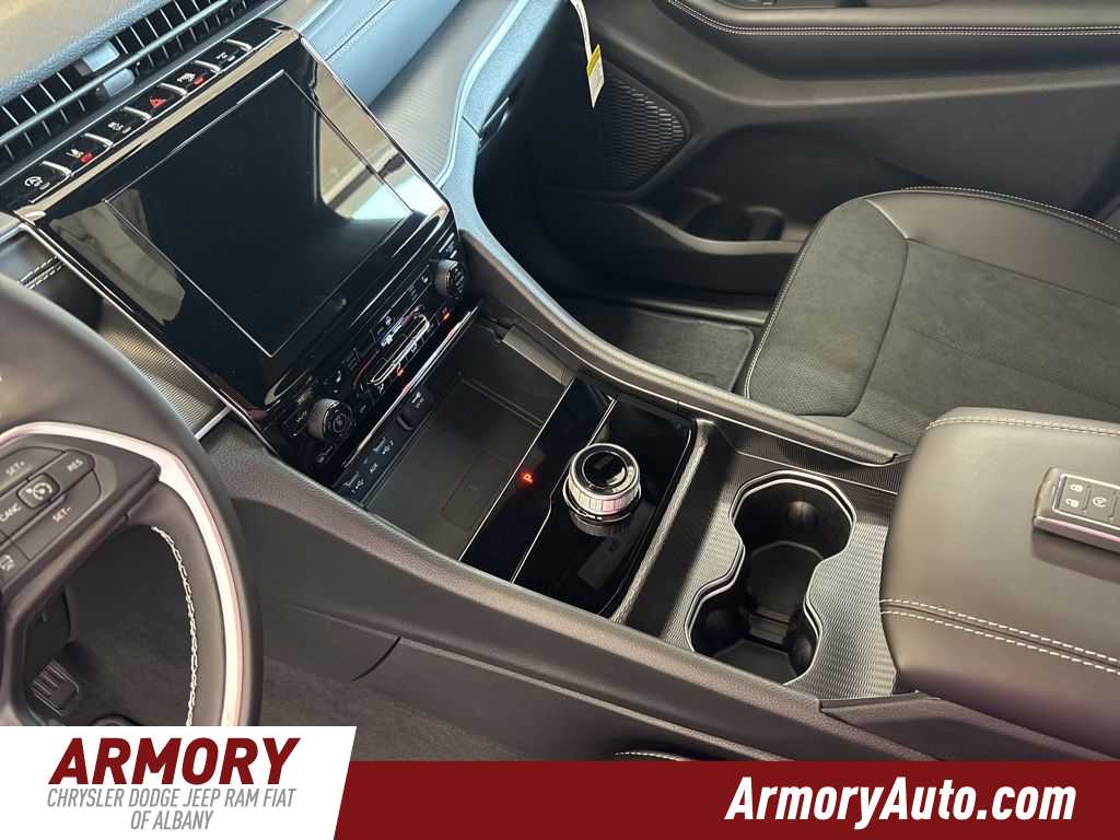 Thumbnail: 2025 Jeep Grand Cherokee - 15