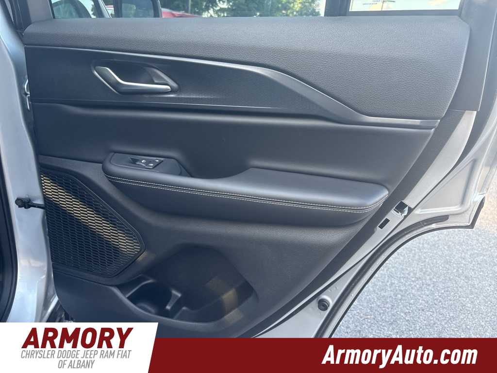 Thumbnail: 2025 Jeep Grand Cherokee - 18