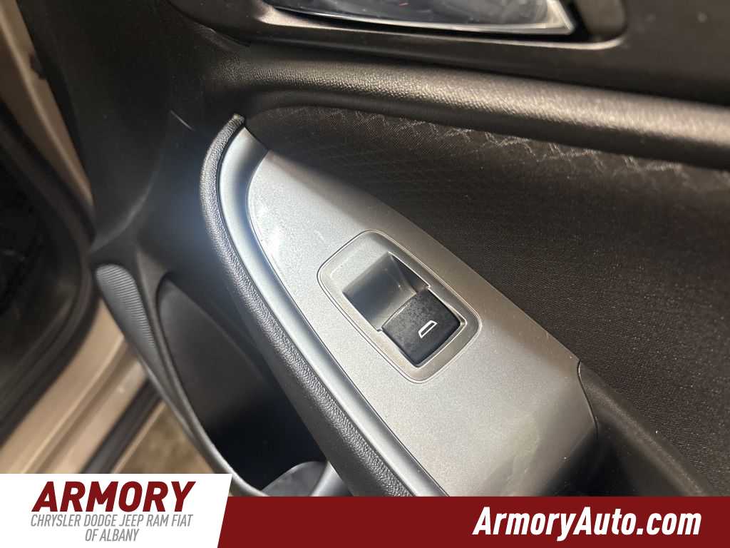 Thumbnail: 2023 Chevrolet Malibu - 37