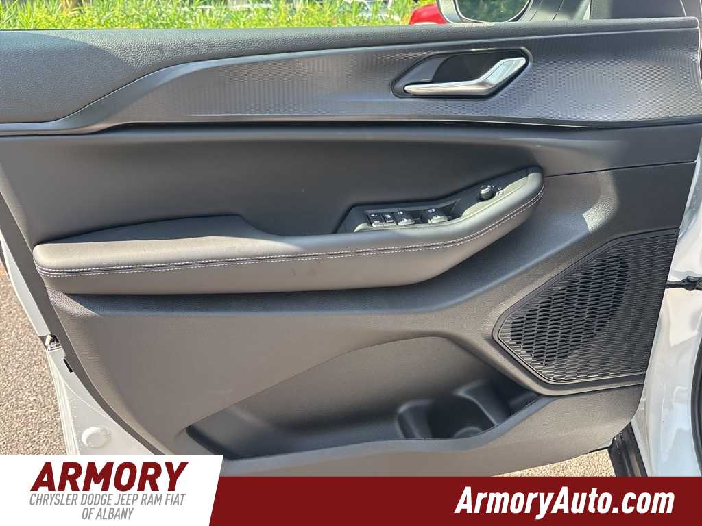 Thumbnail: 2025 Jeep Grand Cherokee - 7