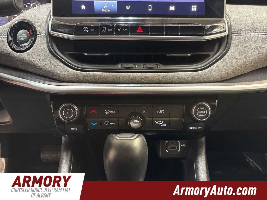 Thumbnail: 2022 Jeep Compass - 20