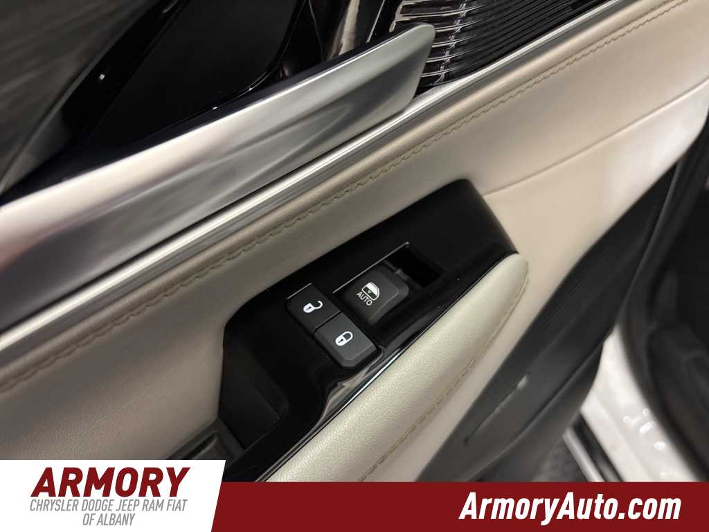 Thumbnail: 2024 Jeep Wagoneer - 26