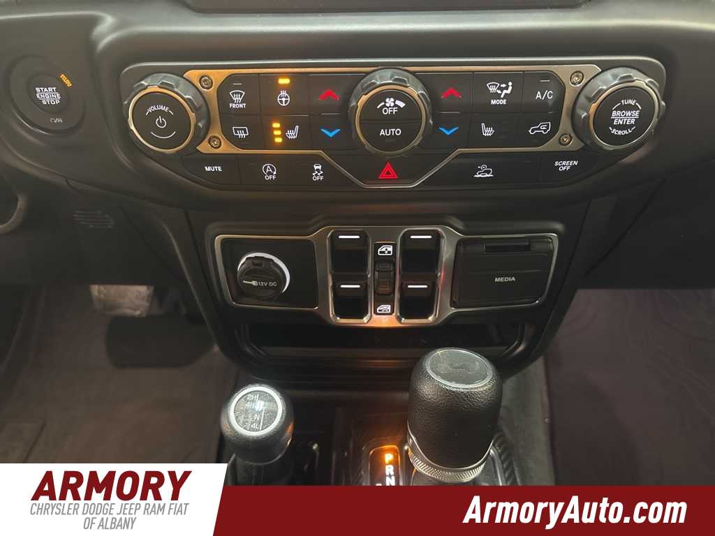 Thumbnail: 2022 Jeep Wrangler - 19