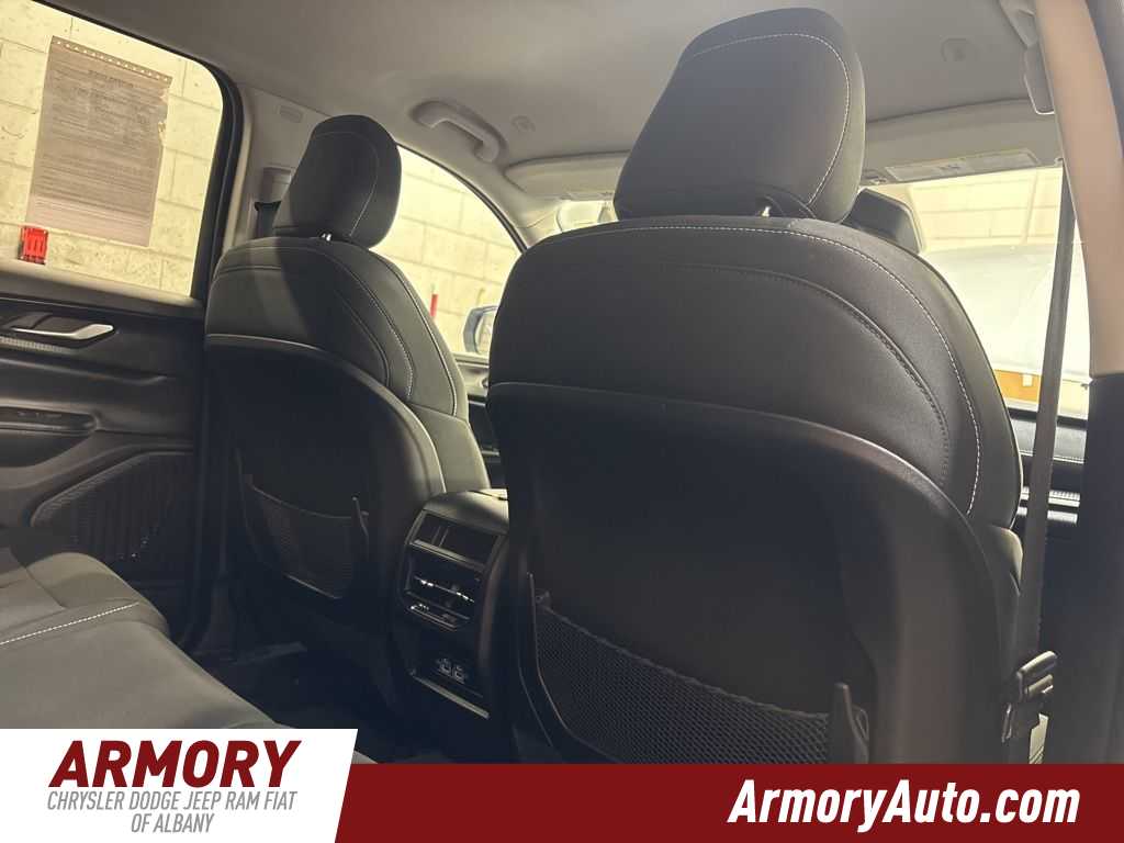 Thumbnail: 2023 Jeep Grand Cherokee - 37