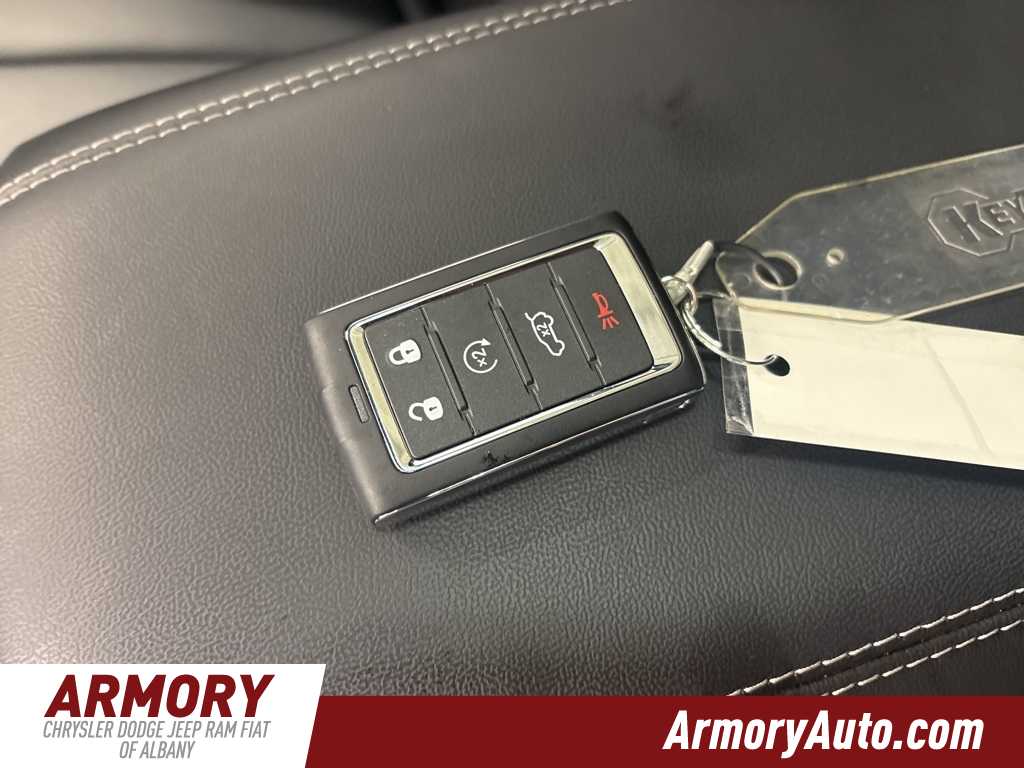 Thumbnail: 2025 Jeep Grand Cherokee - 23