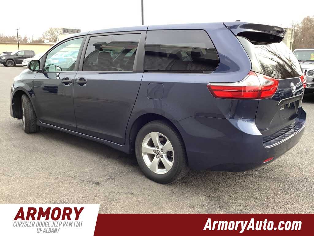 Thumbnail: 2020 Toyota Sienna - 6