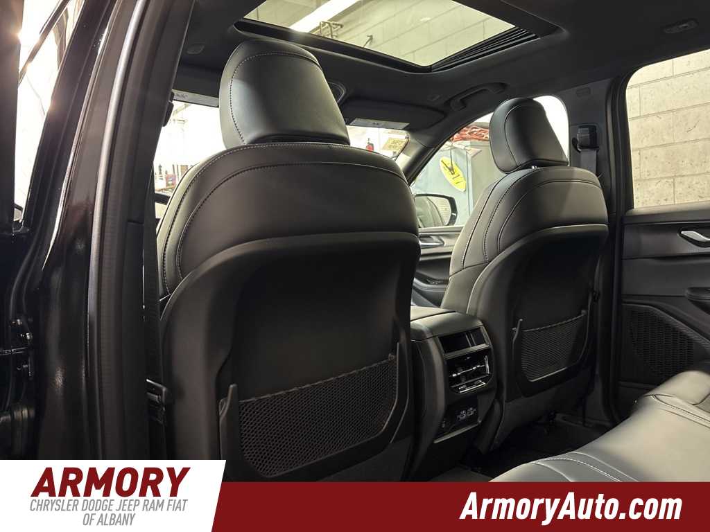 Thumbnail: 2025 Jeep Grand Cherokee - 24