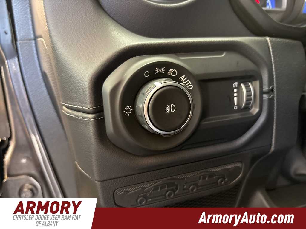 Thumbnail: 2025 Jeep Wrangler - 10