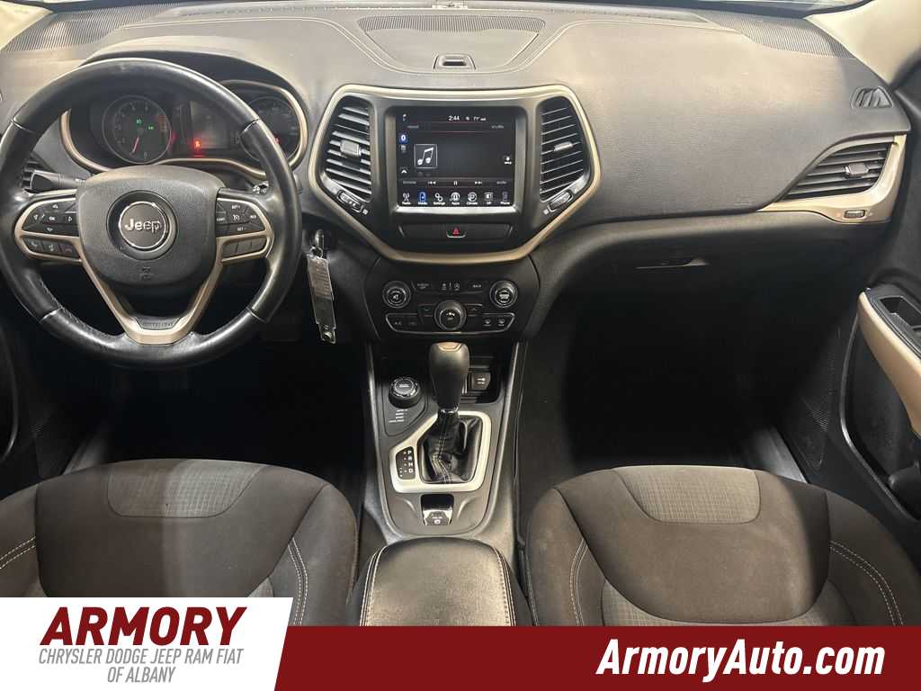 Thumbnail: 2017 Jeep Cherokee - 33