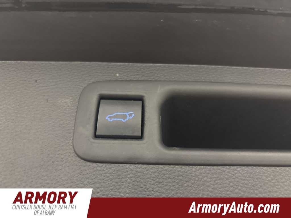 Thumbnail: 2022 Toyota Highlander - 29