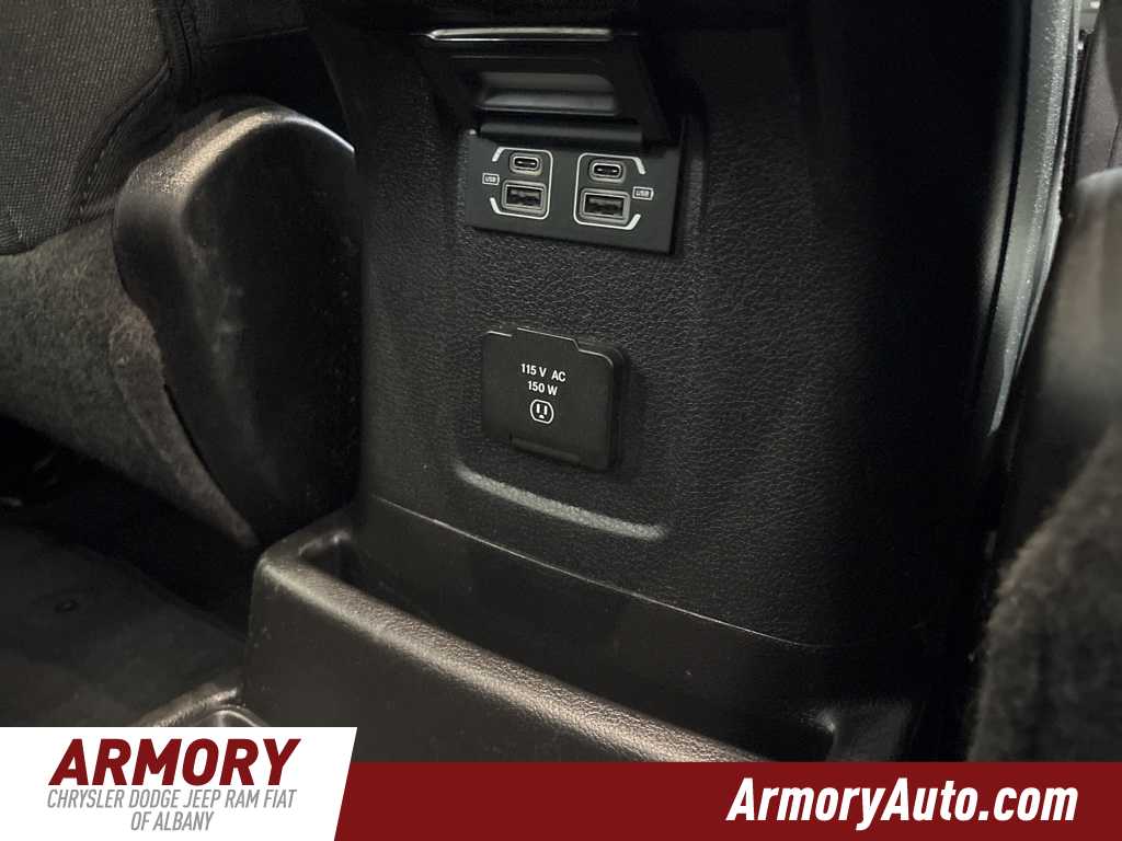 2024 Jeep Wrangler Sahara 34