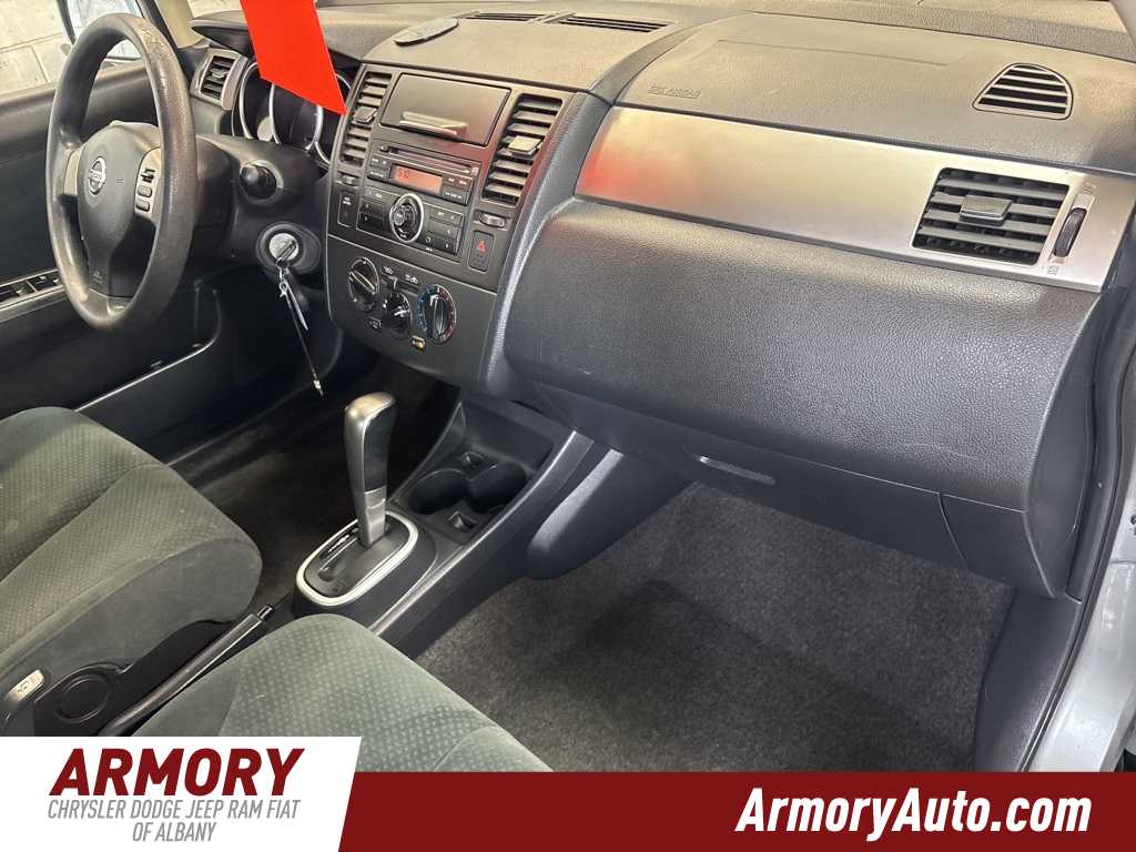 Thumbnail: 2011 Nissan Versa - 34