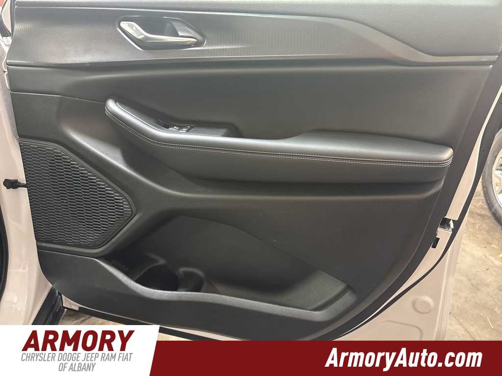 Thumbnail: 2025 Jeep Grand Cherokee - 37