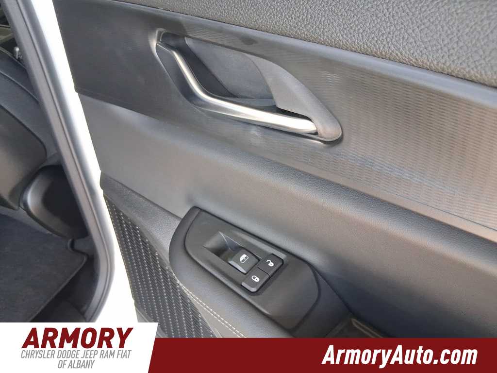 Thumbnail: 2025 Jeep Grand Cherokee - 25