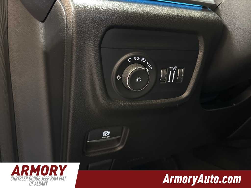 Thumbnail: 2023 Jeep Grand Cherokee - 11