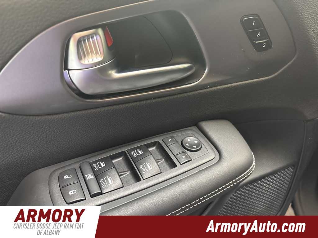 Thumbnail: 2026 Chrysler Pacifica - 8