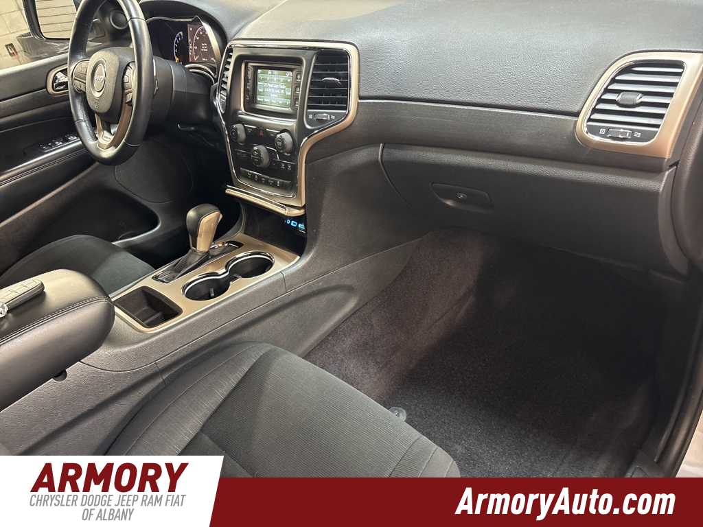 Thumbnail: 2017 Jeep Grand Cherokee - 35