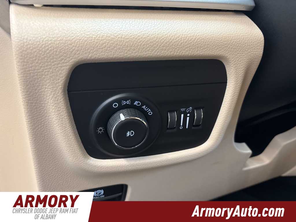 Thumbnail: 2022 Jeep Grand Cherokee L - 13