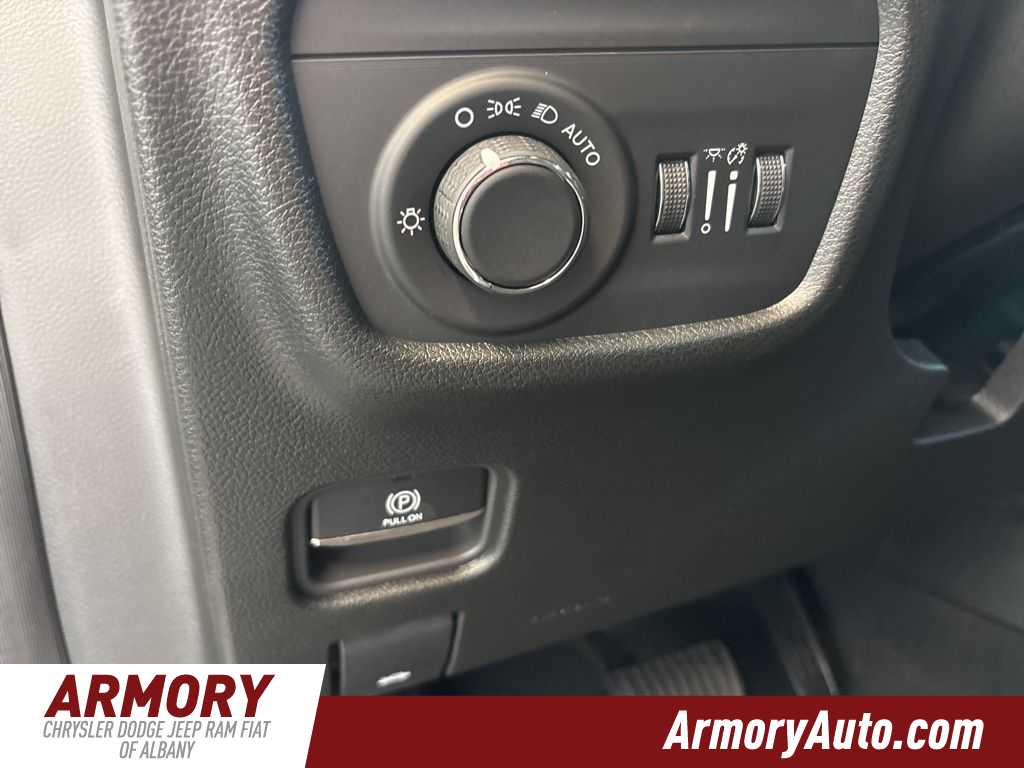 Thumbnail: 2025 Jeep Grand Cherokee - 10