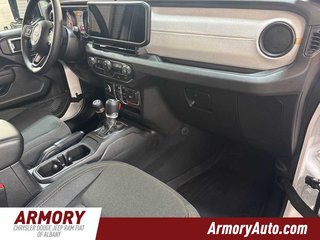 Thumbnail: 2026 Jeep Wrangler - 32