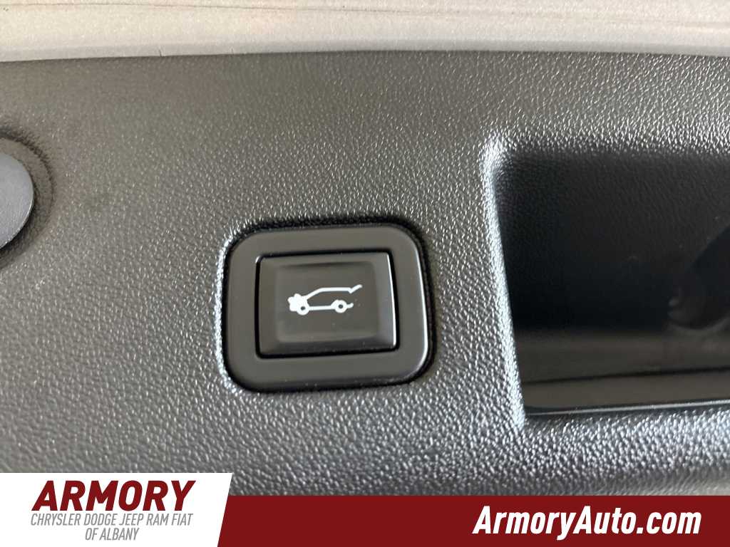 Thumbnail: 2022 Chevrolet Equinox - 35