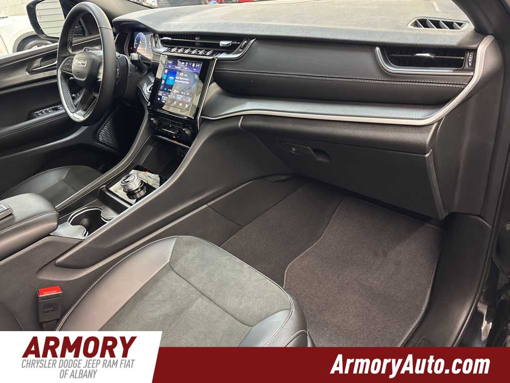 Thumbnail: 2025 Jeep Grand Cherokee - 36