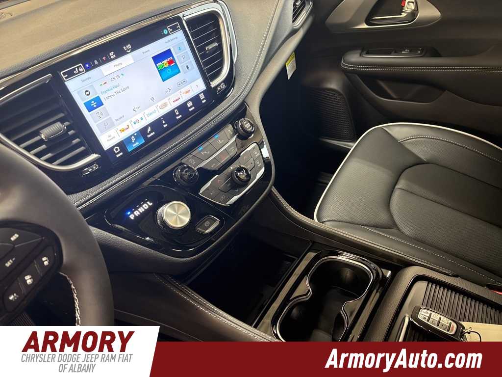 Thumbnail: 2026 Chrysler Pacifica - 15