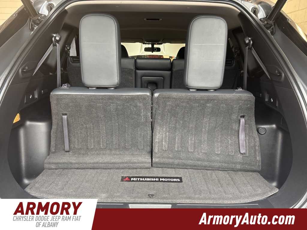 Thumbnail: 2022 Mitsubishi Outlander - 32