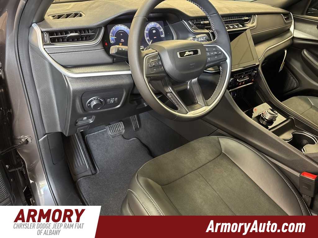 Thumbnail: 2025 Jeep Grand Cherokee - 9