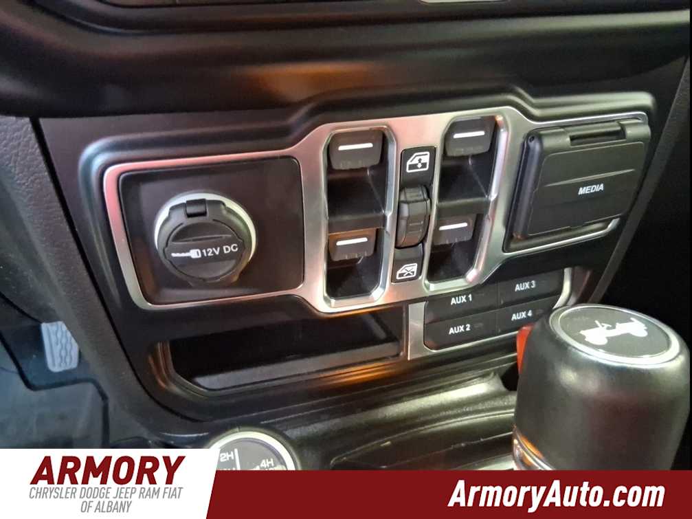 Thumbnail: 2022 Jeep Wrangler - 19