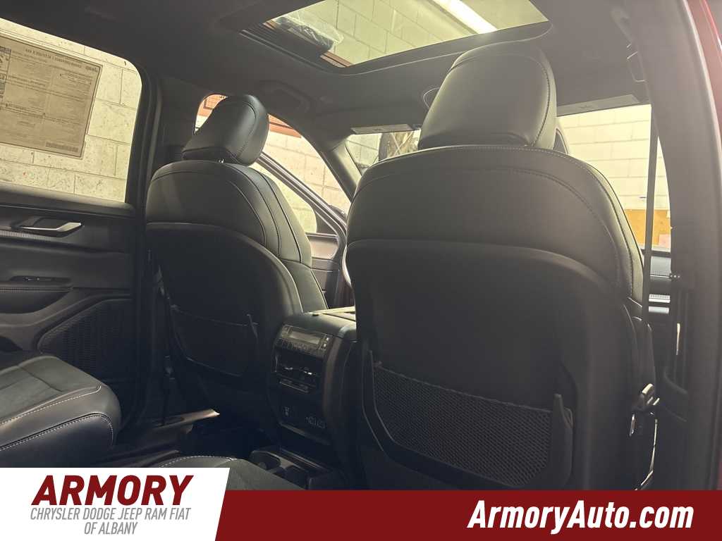 Thumbnail: 2025 Jeep Grand Cherokee L - 33