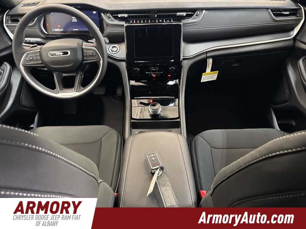 Thumbnail: 2025 Jeep Grand Cherokee - 31