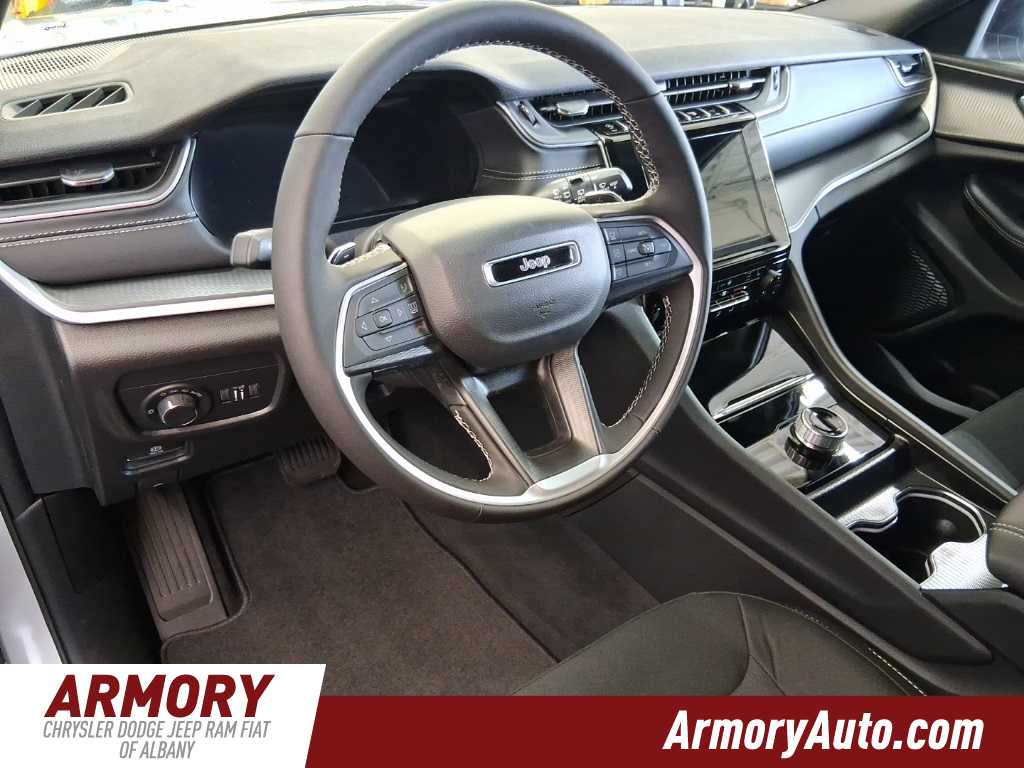 Thumbnail: 2025 Jeep Grand Cherokee - 9