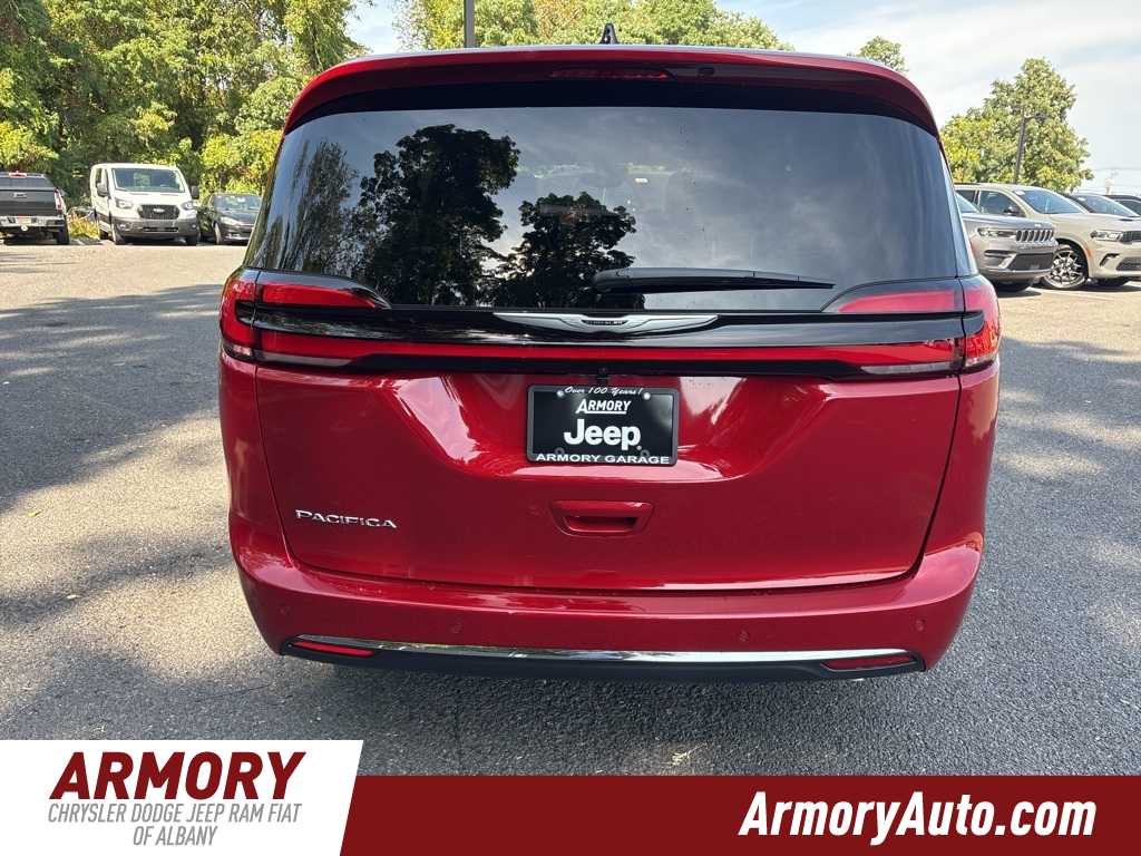 Thumbnail: 2026 Chrysler Pacifica - 5